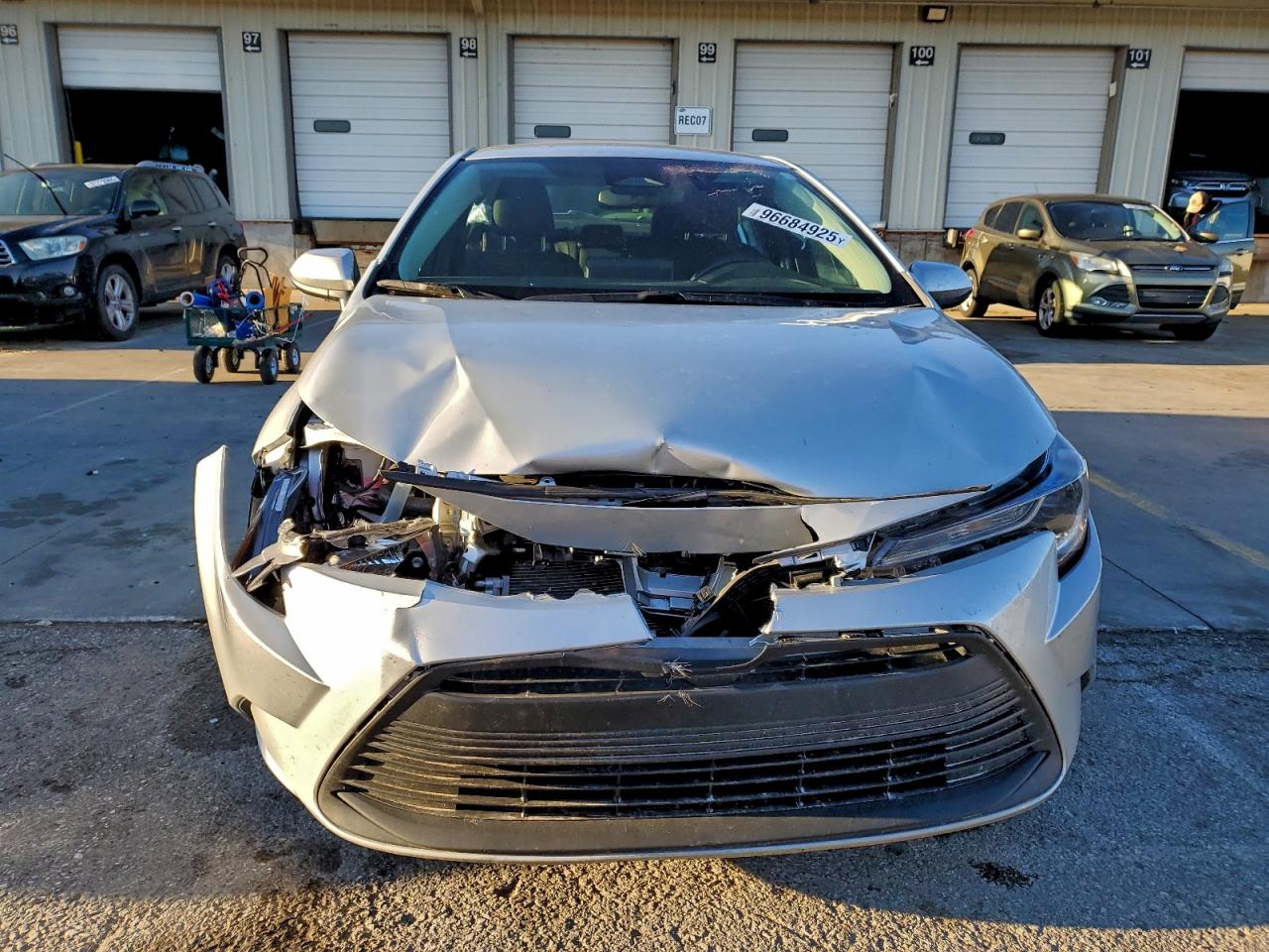 2024 TOYOTA COROLLA LE photo 9