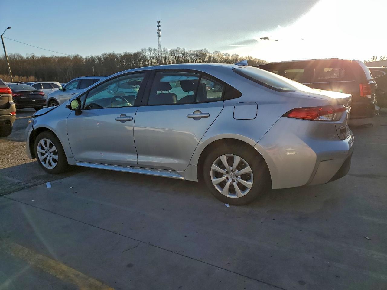 2024 TOYOTA COROLLA LE photo 3