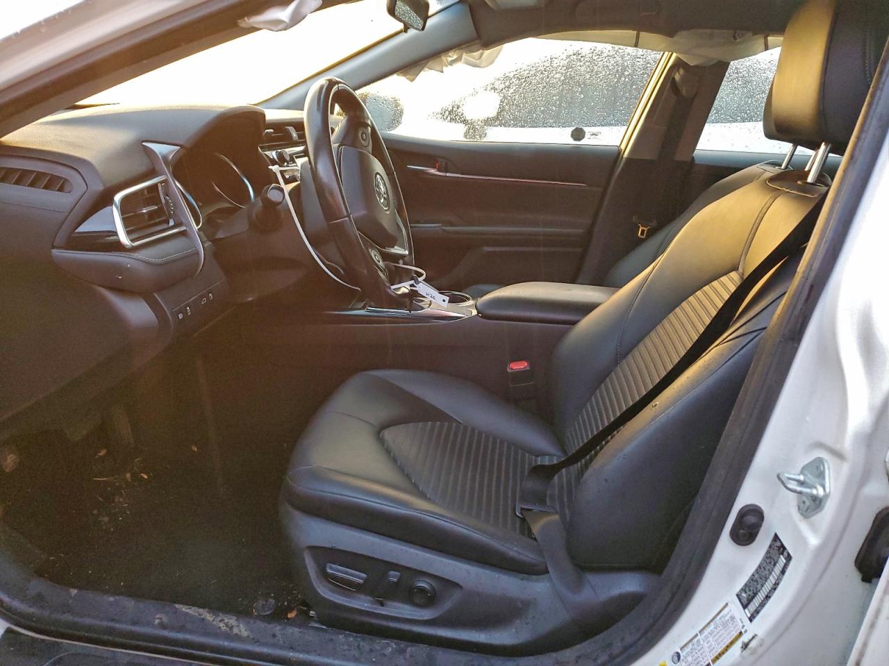 2018 TOYOTA CAMRY SE photo 7