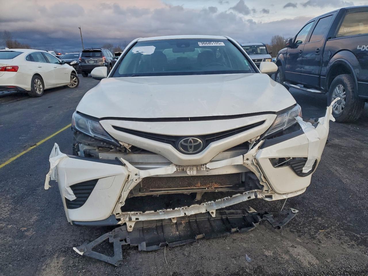 2018 TOYOTA CAMRY SE photo 5