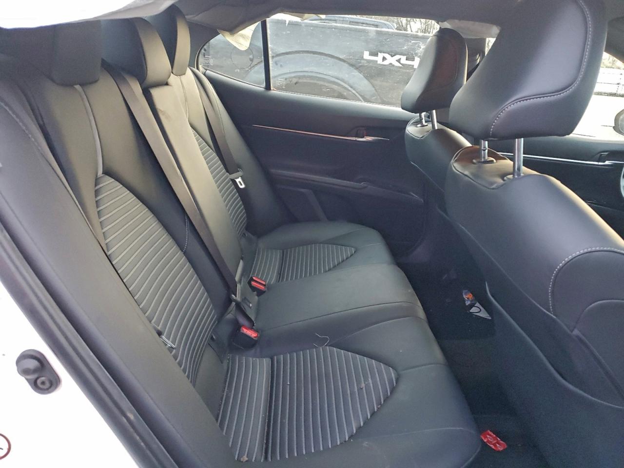 2018 TOYOTA CAMRY SE photo 10