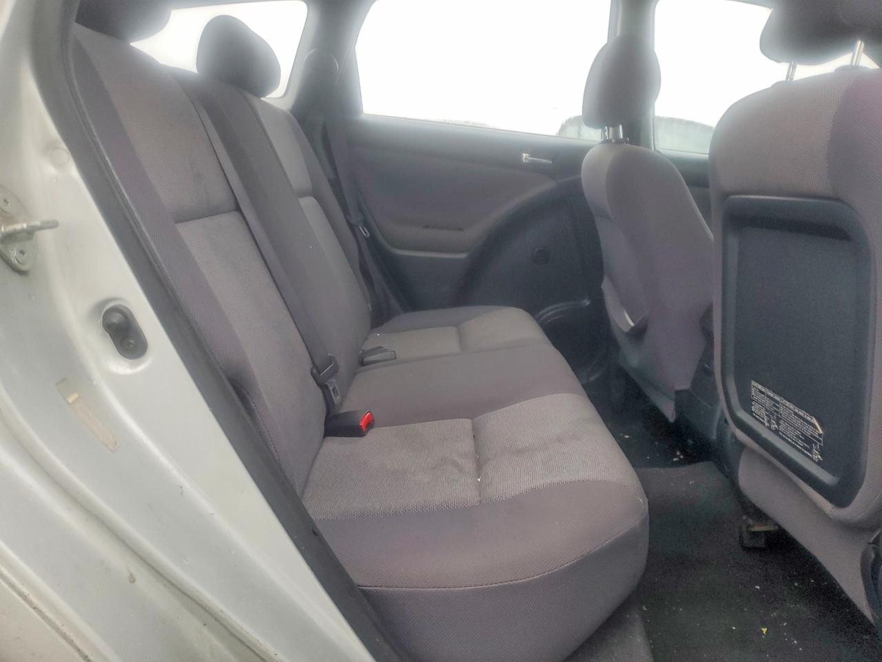 2003 TOYOTA COROLLA MATRIX XR photo 10