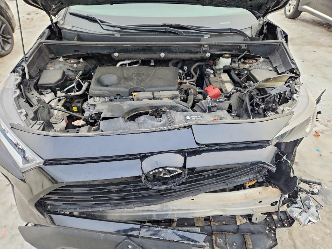 2021 TOYOTA RAV4 XLE photo 12