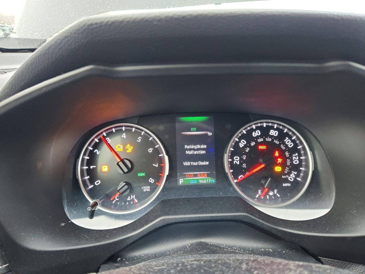 2021 TOYOTA RAV4 XLE photo 9