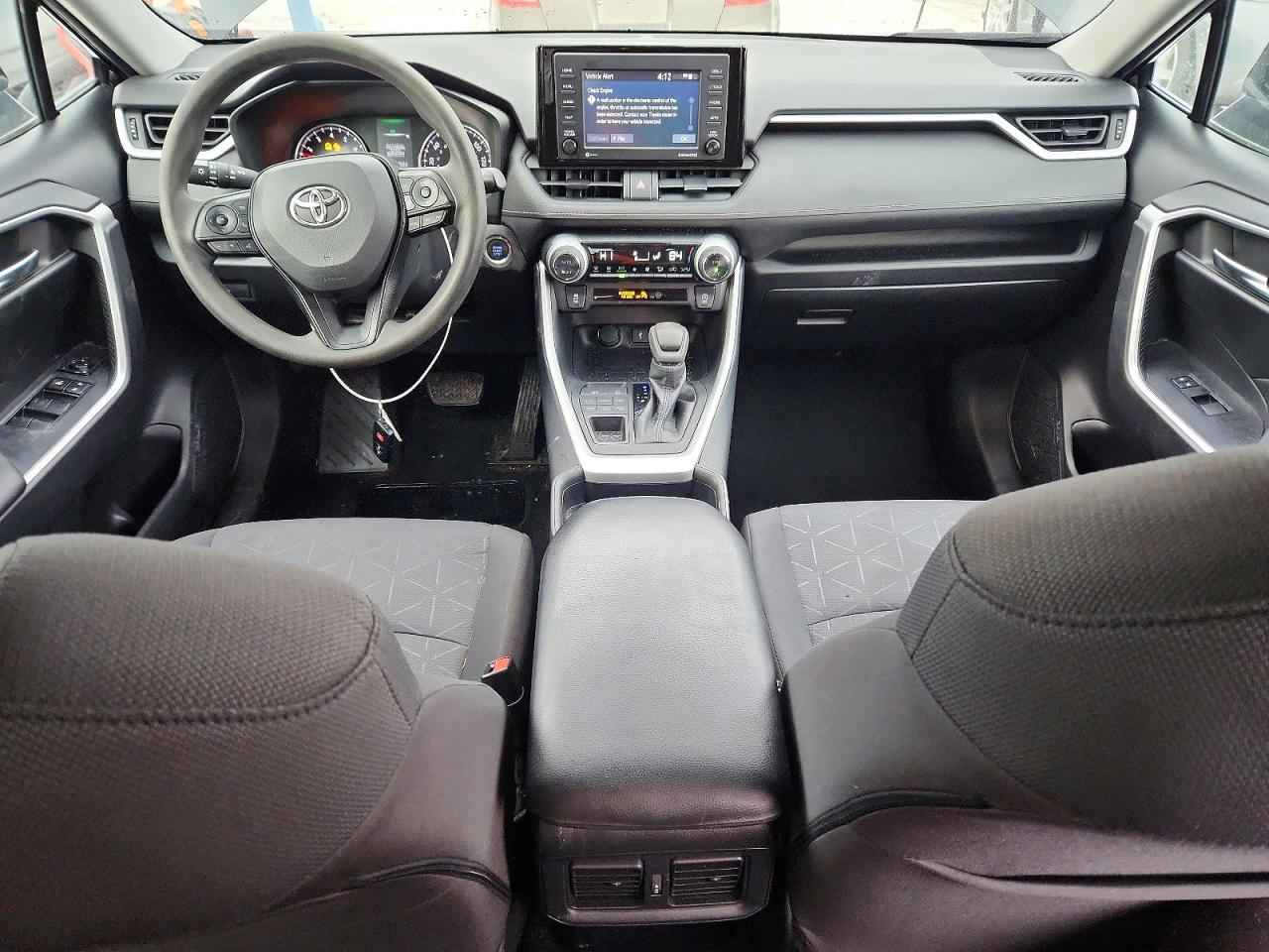 2021 TOYOTA RAV4 XLE photo 8