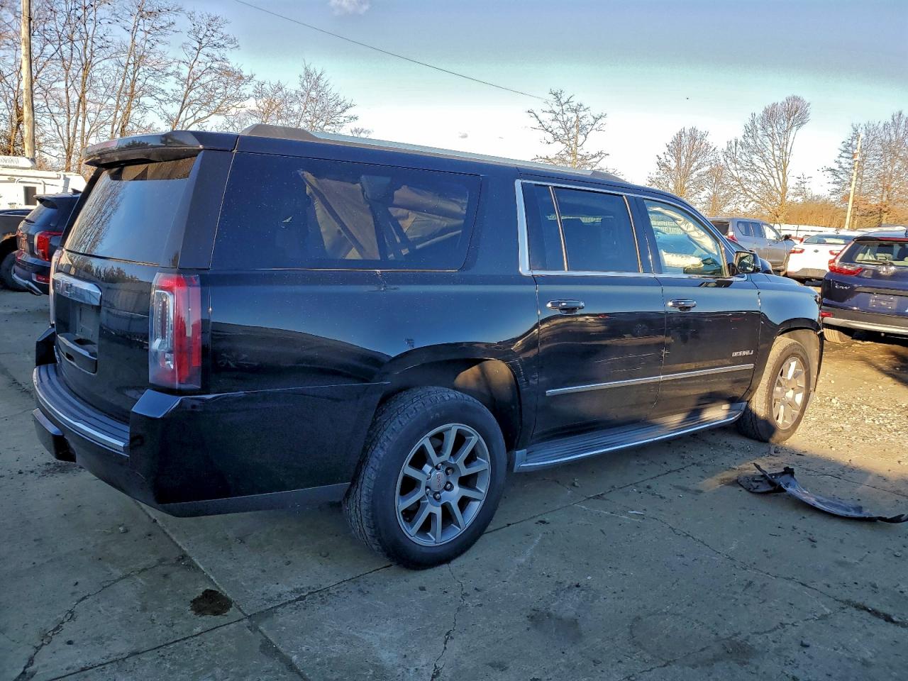 2015 GMC YUKON XL DENALI photo 3