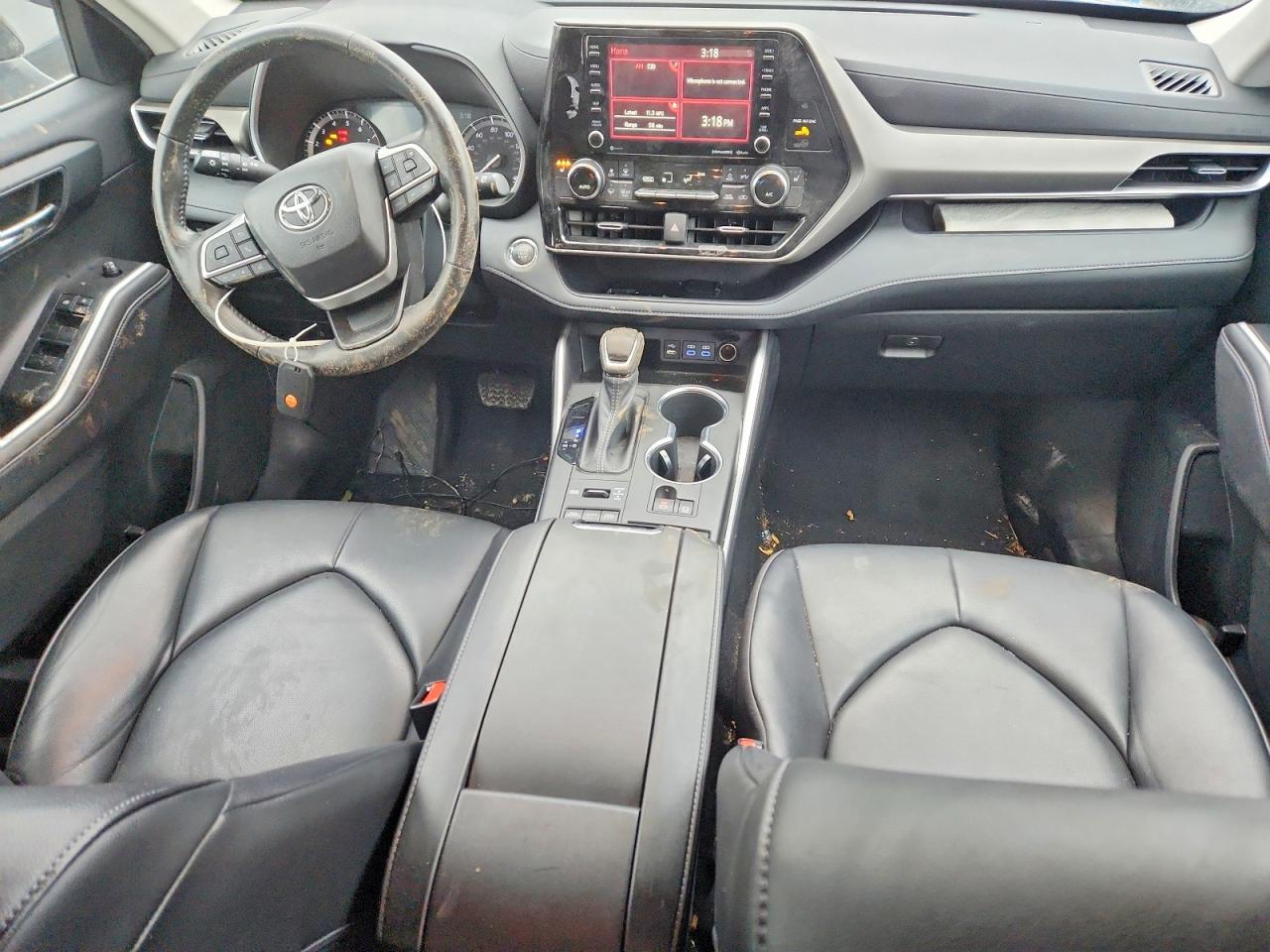 2022 TOYOTA HIGHLANDER XLE photo 8