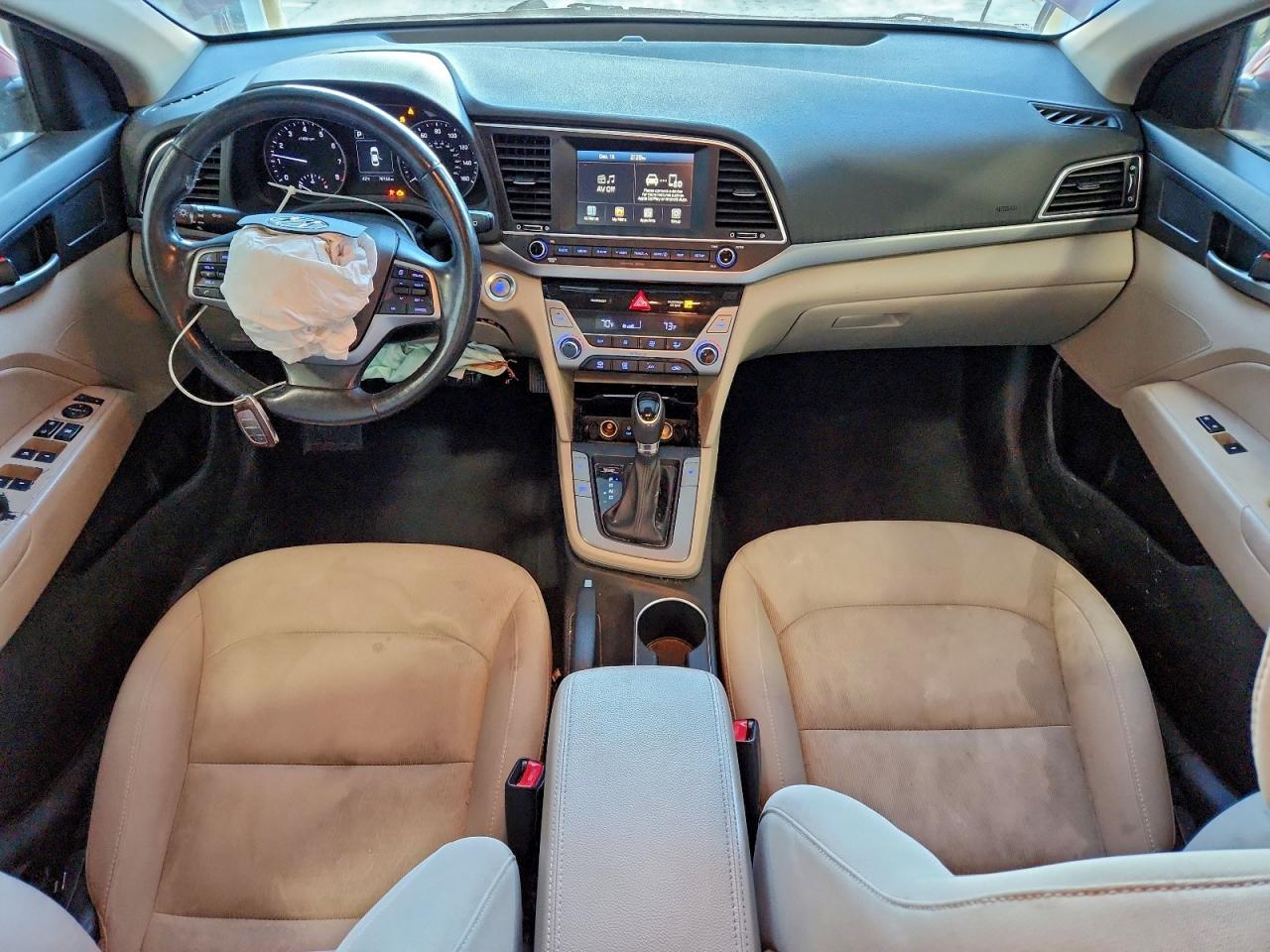 2017 HYUNDAI ELANTRA SE photo 8
