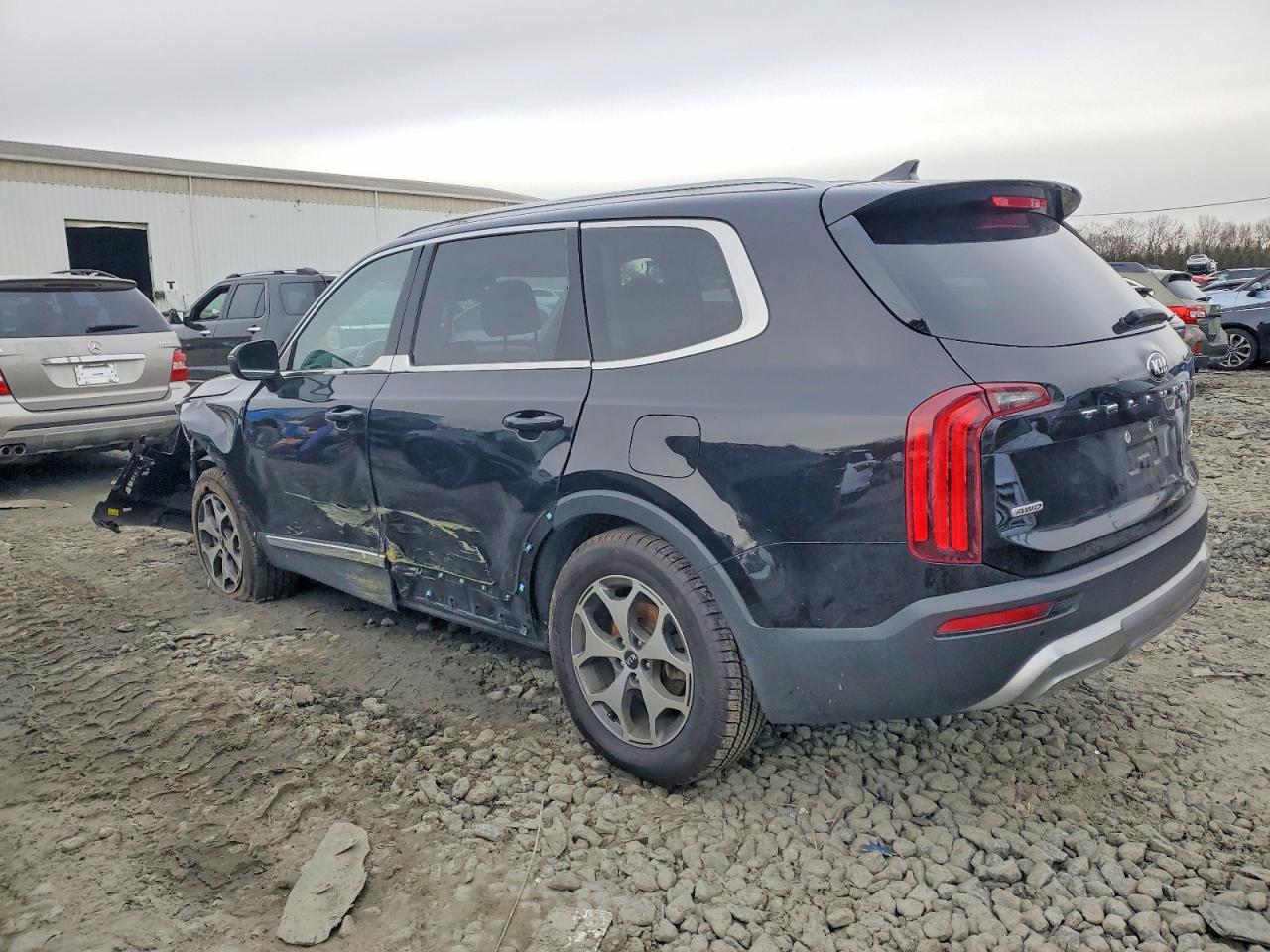 2021 KIA TELLURIDE EX photo 2