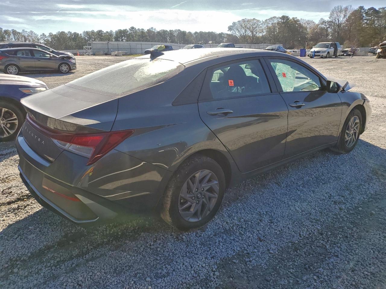 2024 HYUNDAI ELANTRA SEL photo 3