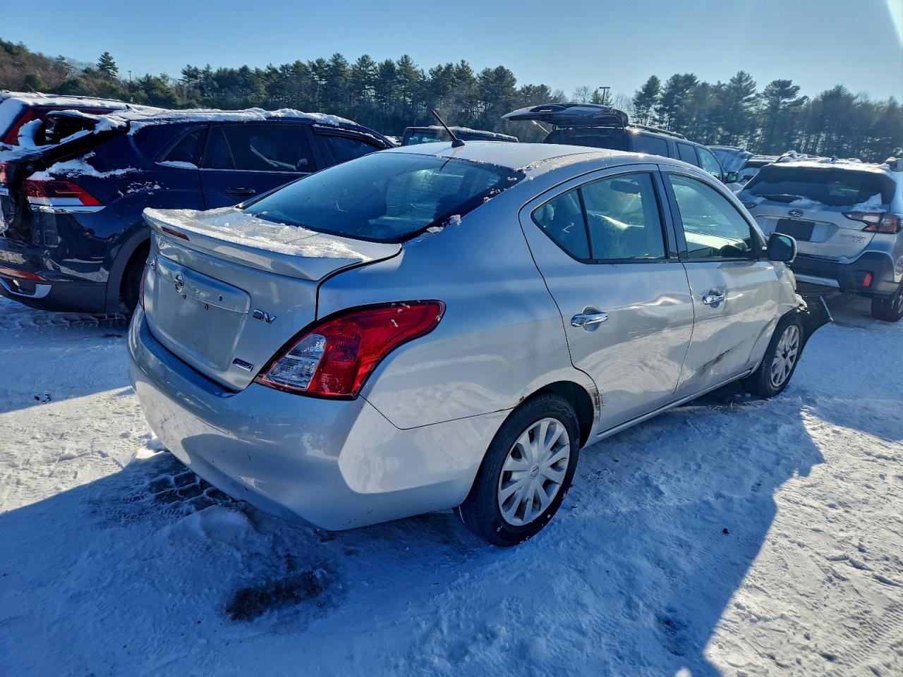 2014 NISSAN VERSA S photo 3