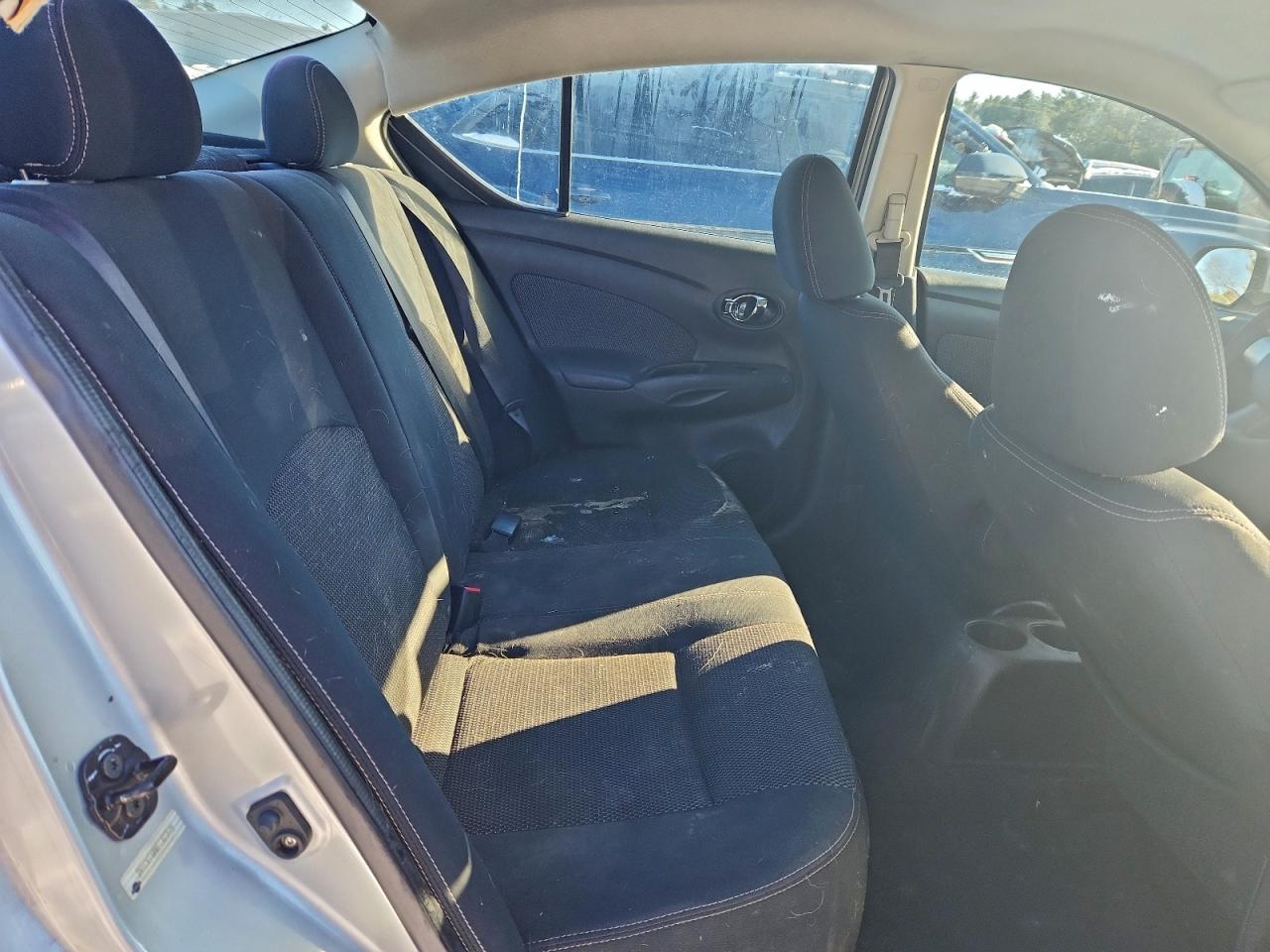 2014 NISSAN VERSA S photo 10