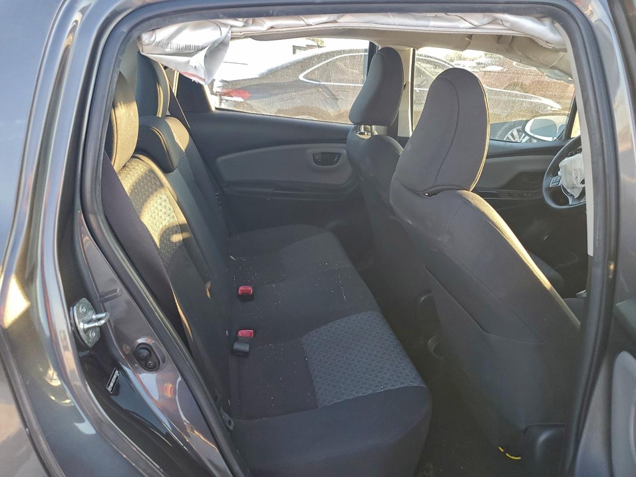2017 TOYOTA YARIS L photo 10