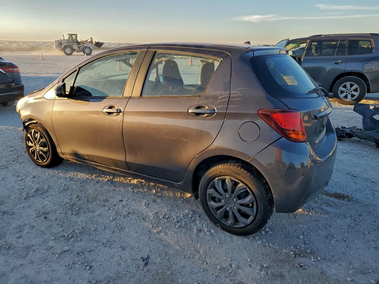 2017 TOYOTA YARIS L photo 2