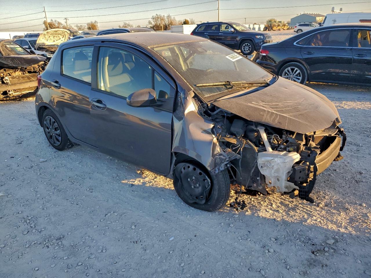 2017 TOYOTA YARIS L photo 4