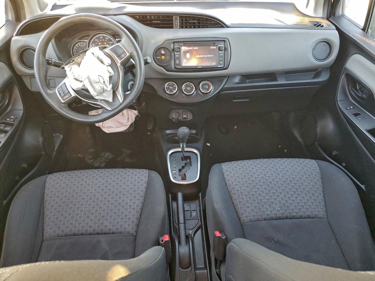 2017 TOYOTA YARIS L photo 8
