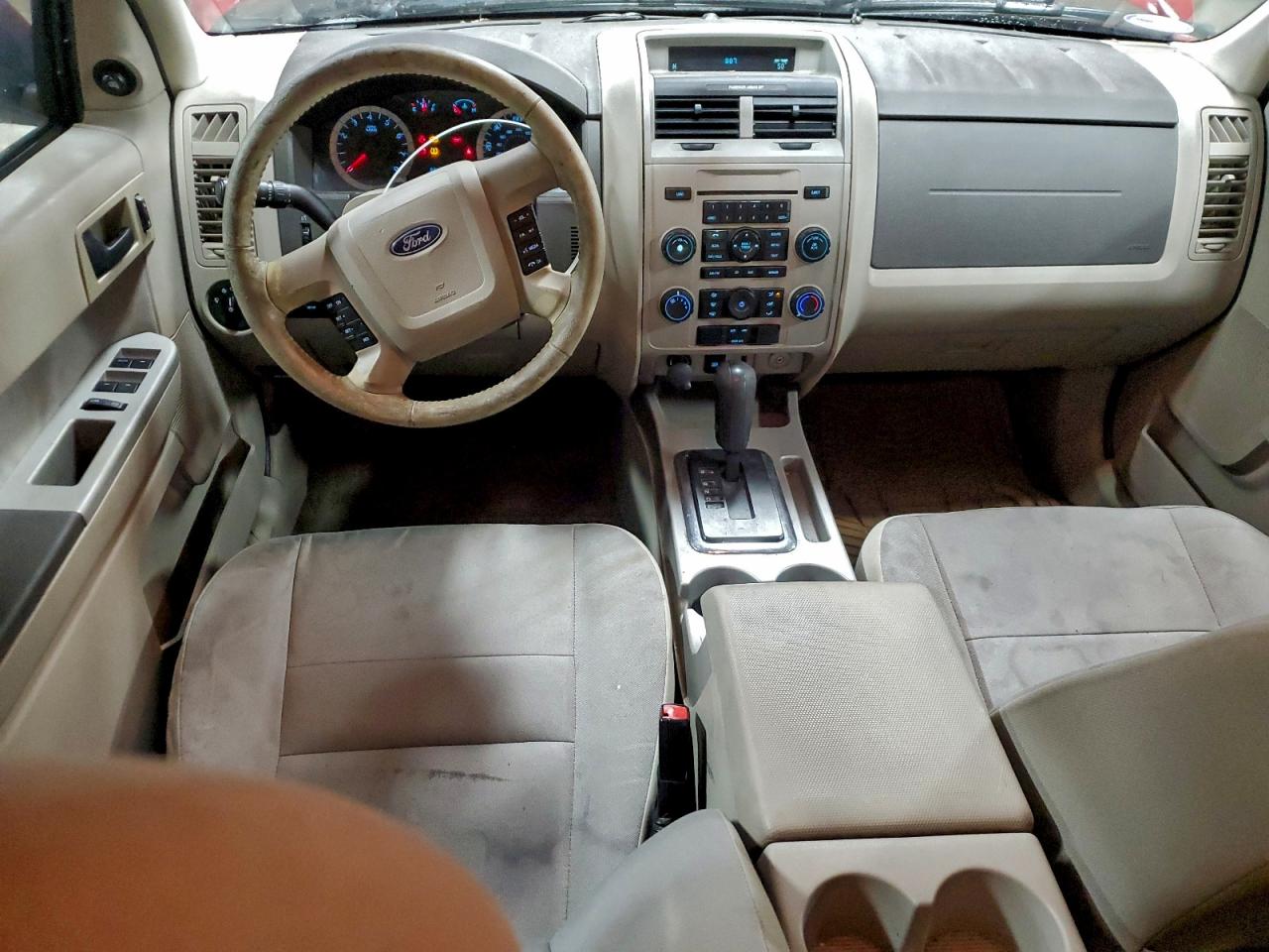 2011 FORD ESCAPE XLT photo 8