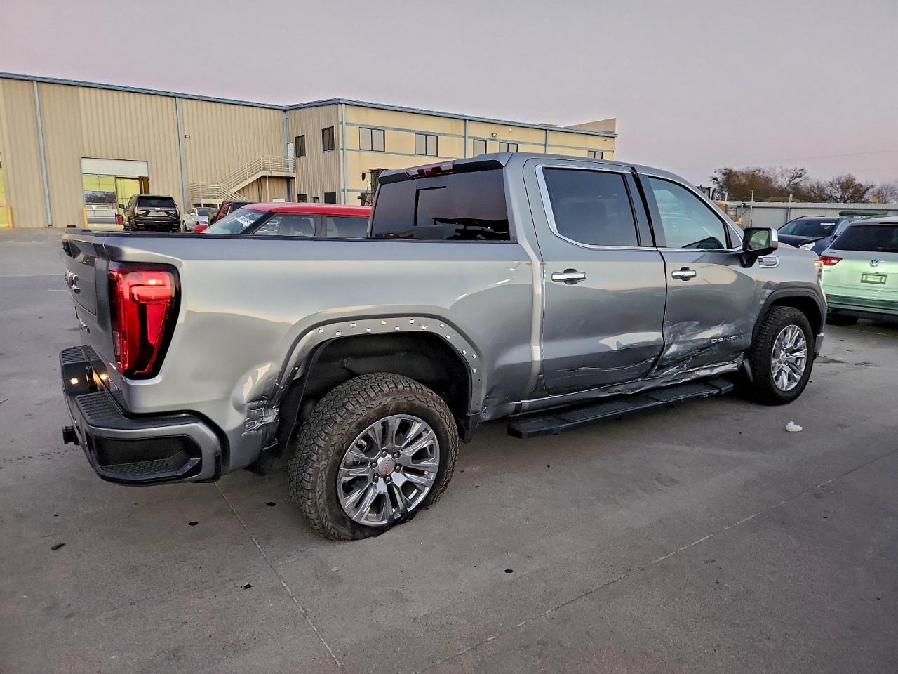 2025 GMC SIERRA K1500 DENALI photo 3