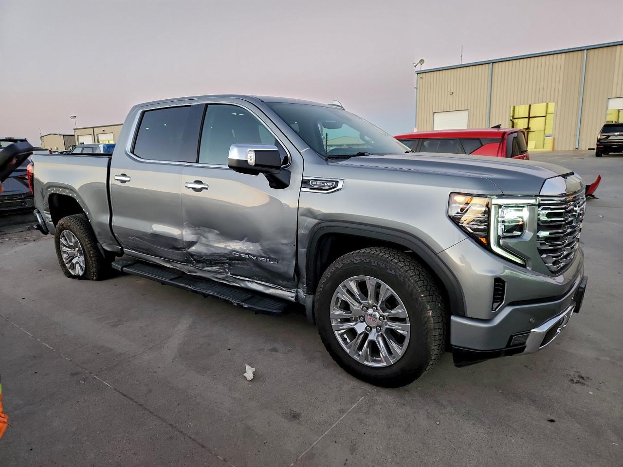 2025 GMC SIERRA K1500 DENALI photo 4