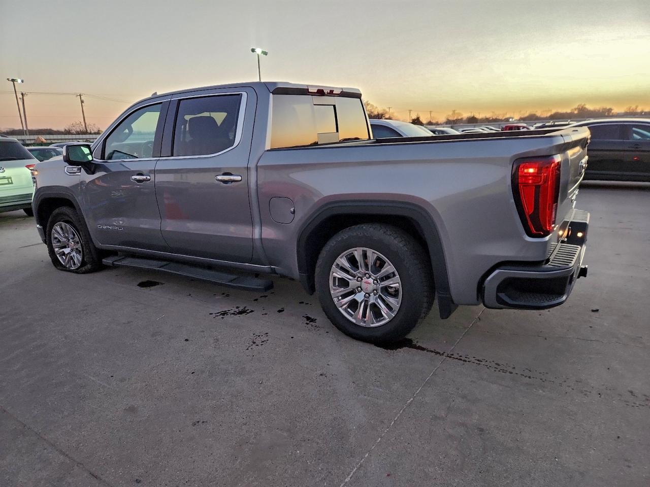 2025 GMC SIERRA K1500 DENALI photo 2