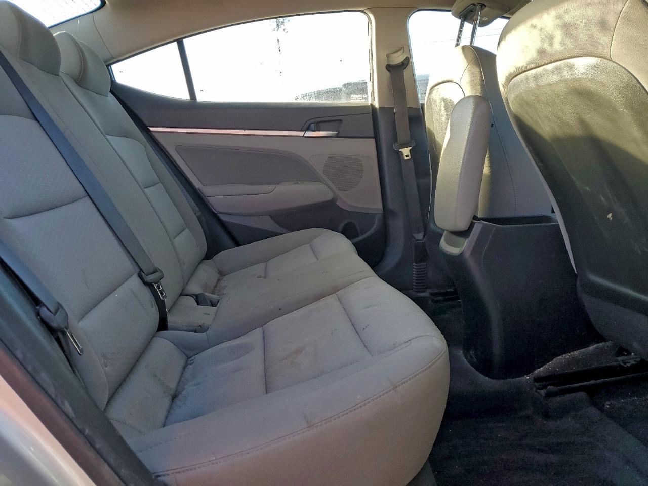 2019 HYUNDAI ELANTRA SEL photo 19