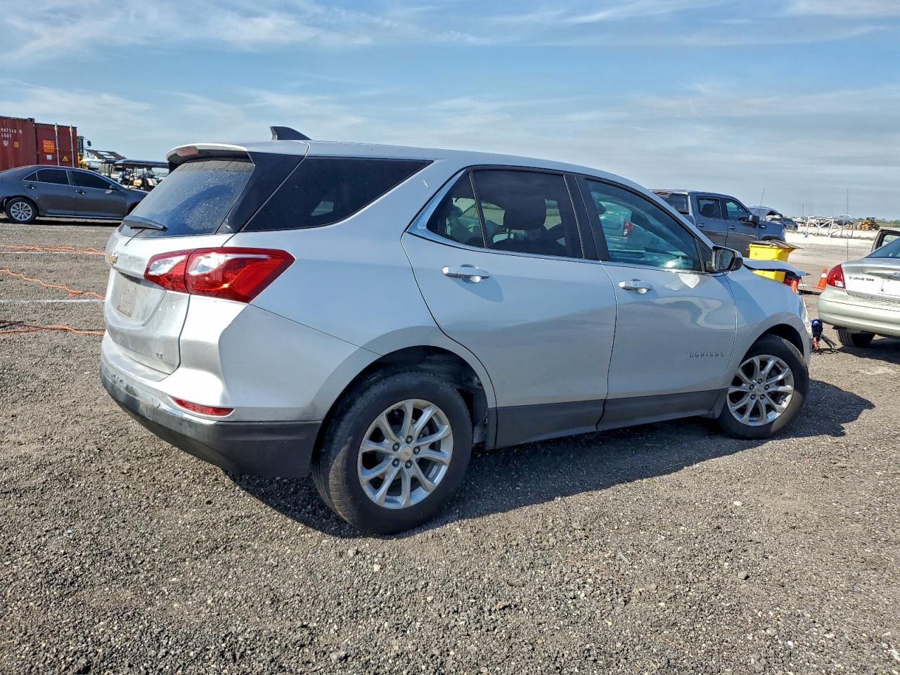2021 CHEVROLET EQUINOX LT photo 3