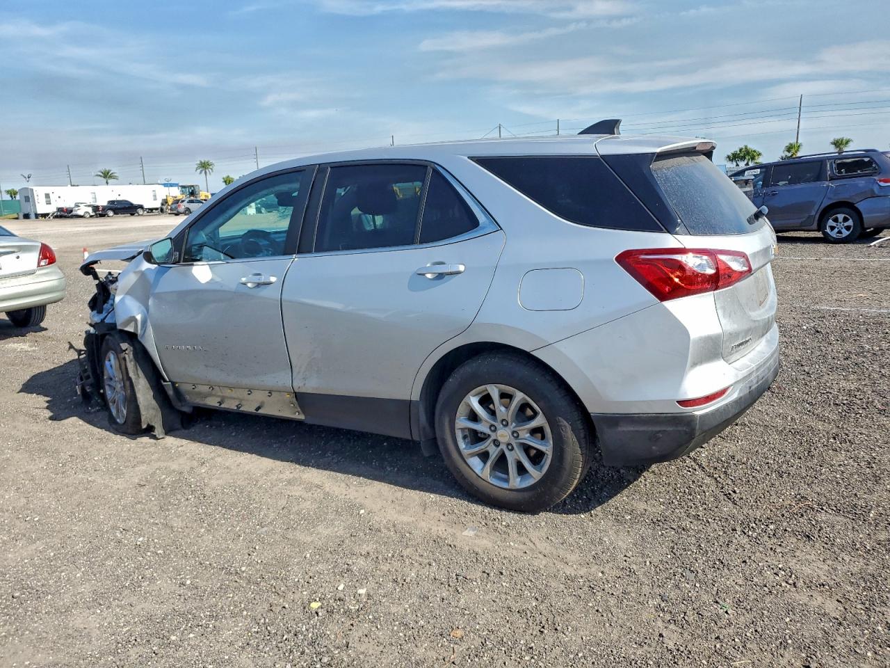 2021 CHEVROLET EQUINOX LT photo 2