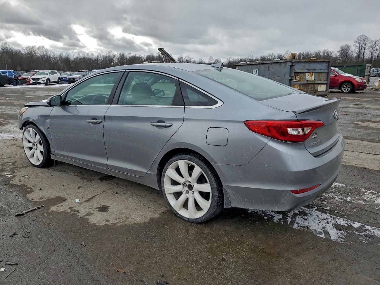 2015 HYUNDAI SONATA SE photo 2
