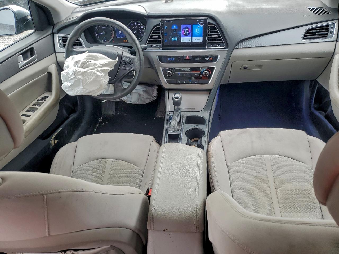 2015 HYUNDAI SONATA SE photo 8