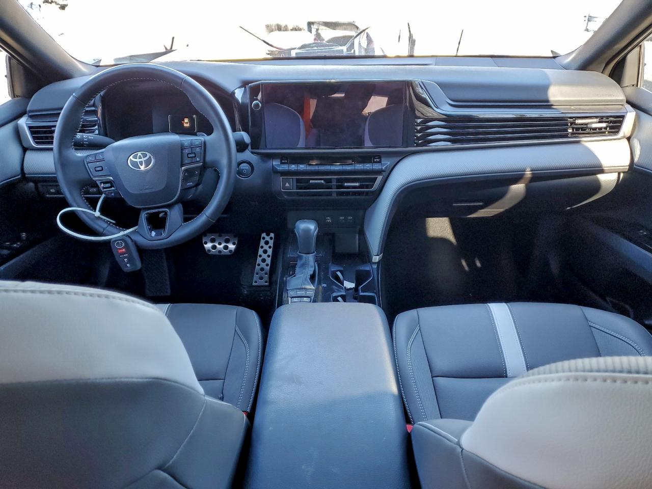 2025 TOYOTA CAMRY XSE photo 8
