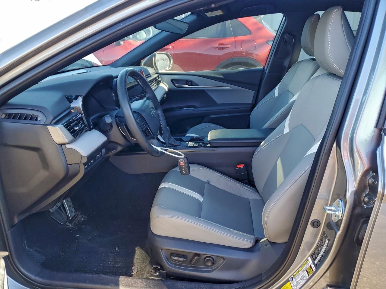 2025 TOYOTA CAMRY XSE photo 7