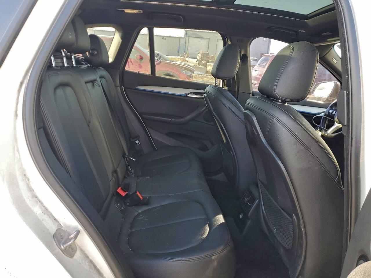 2016 BMW X1 XDRIVE28I photo 11