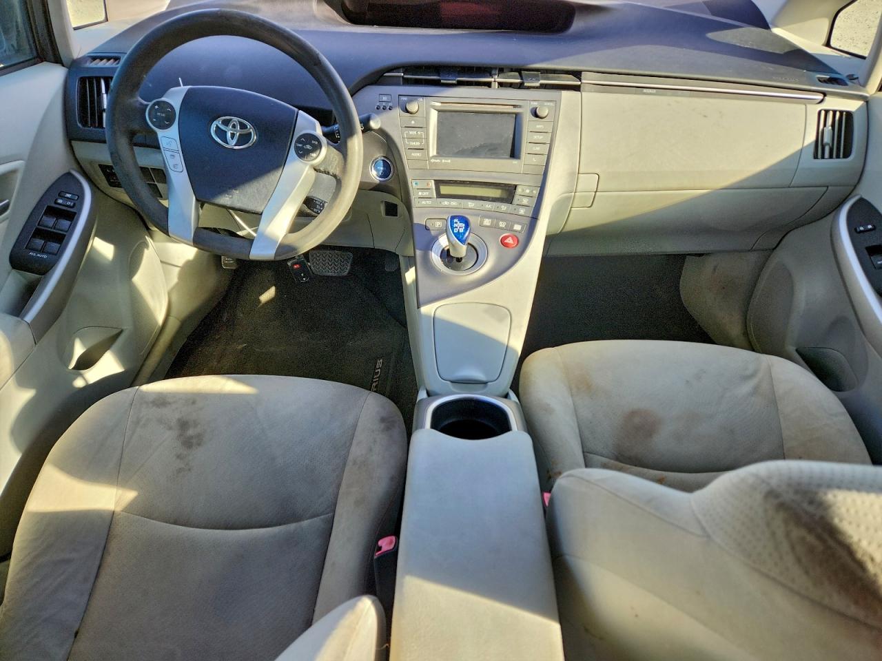2013 TOYOTA PRIUS photo 8
