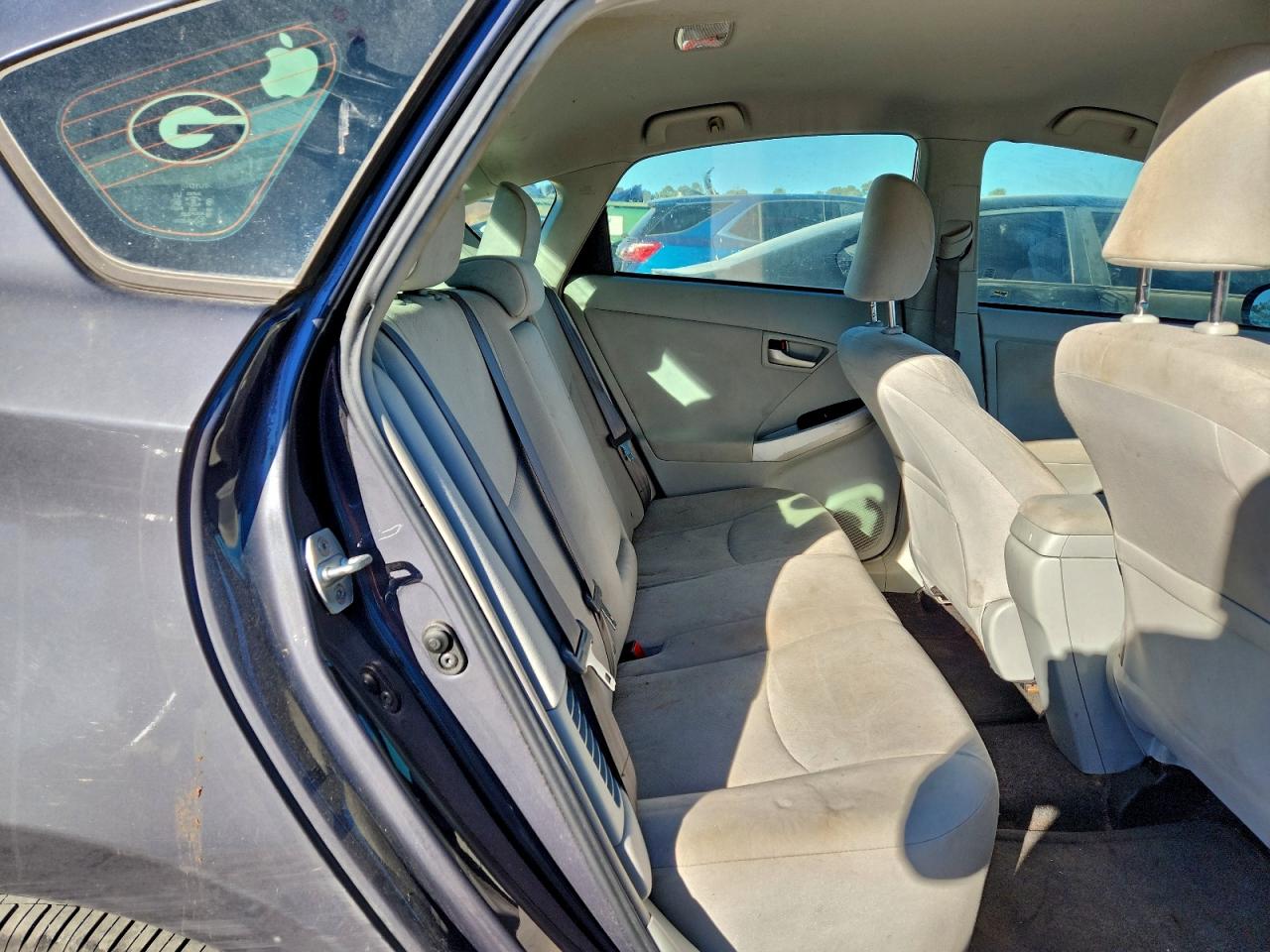 2013 TOYOTA PRIUS photo 10
