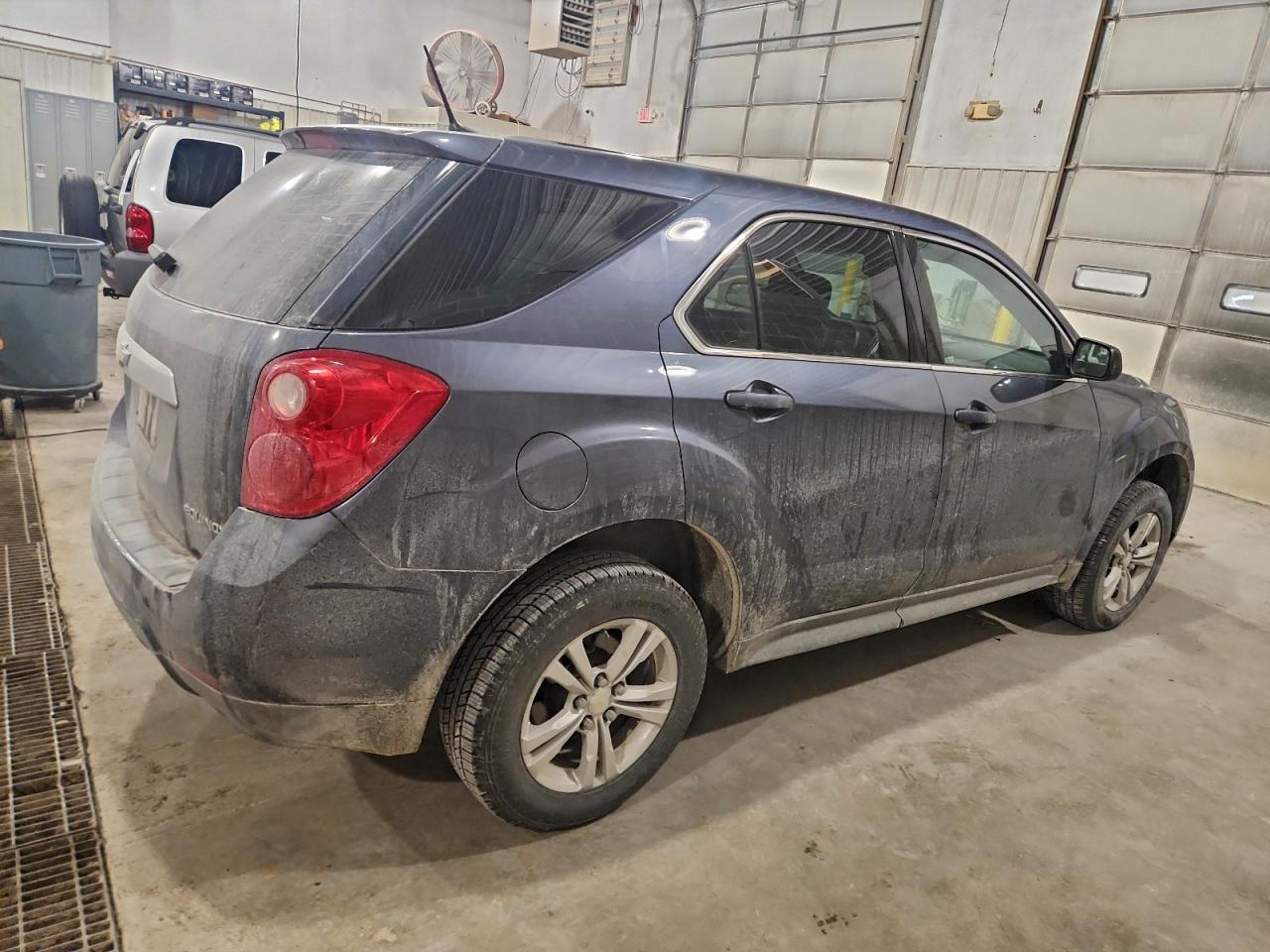 2013 CHEVROLET EQUINOX LS photo 3