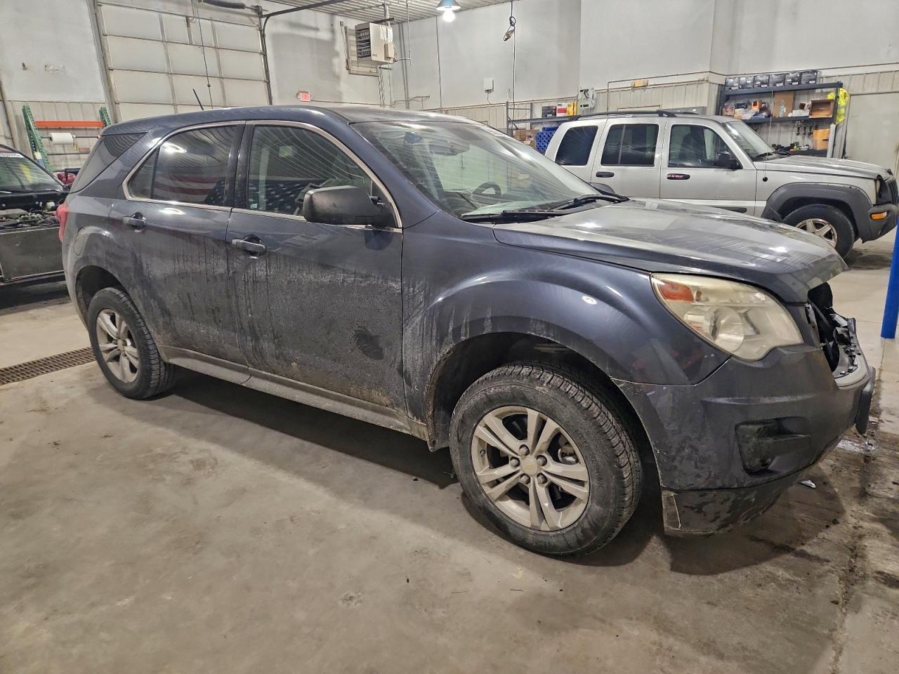 2013 CHEVROLET EQUINOX LS photo 4