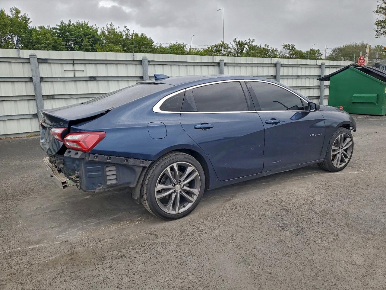 2021 CHEVROLET MALIBU LT photo 3