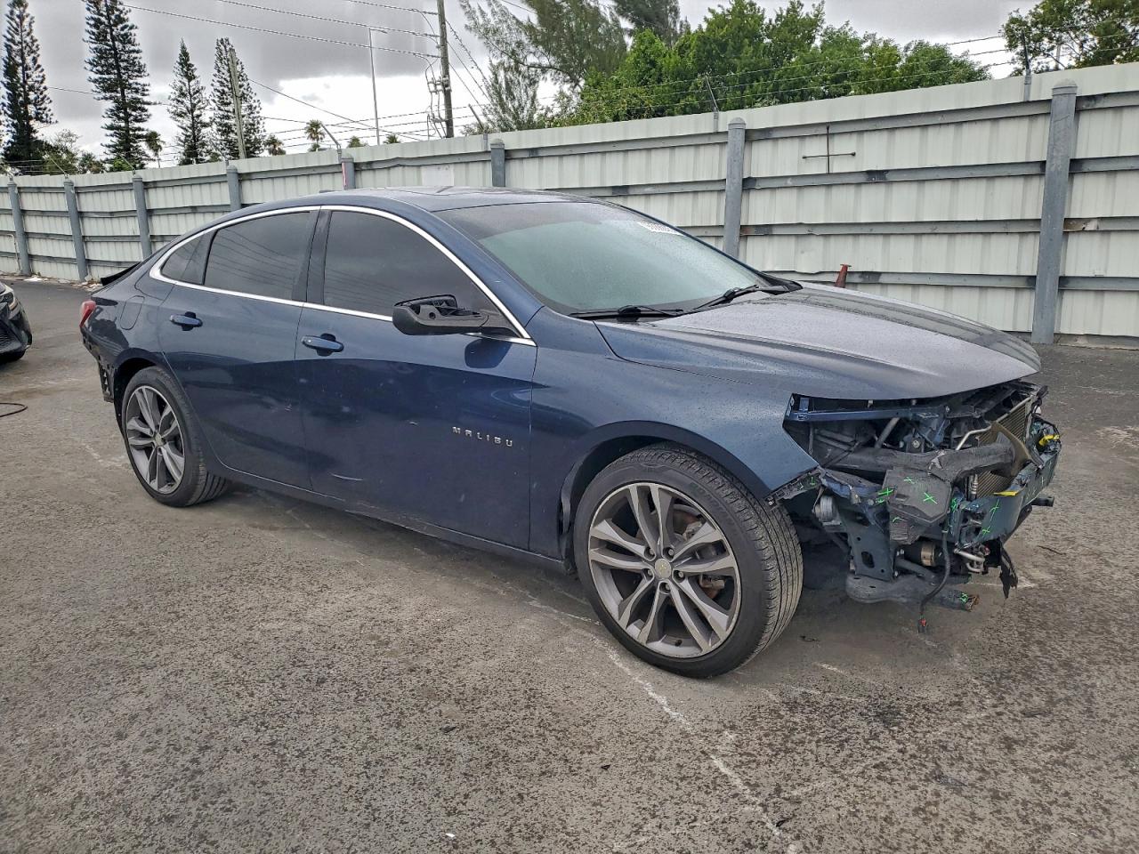 2021 CHEVROLET MALIBU LT photo 4