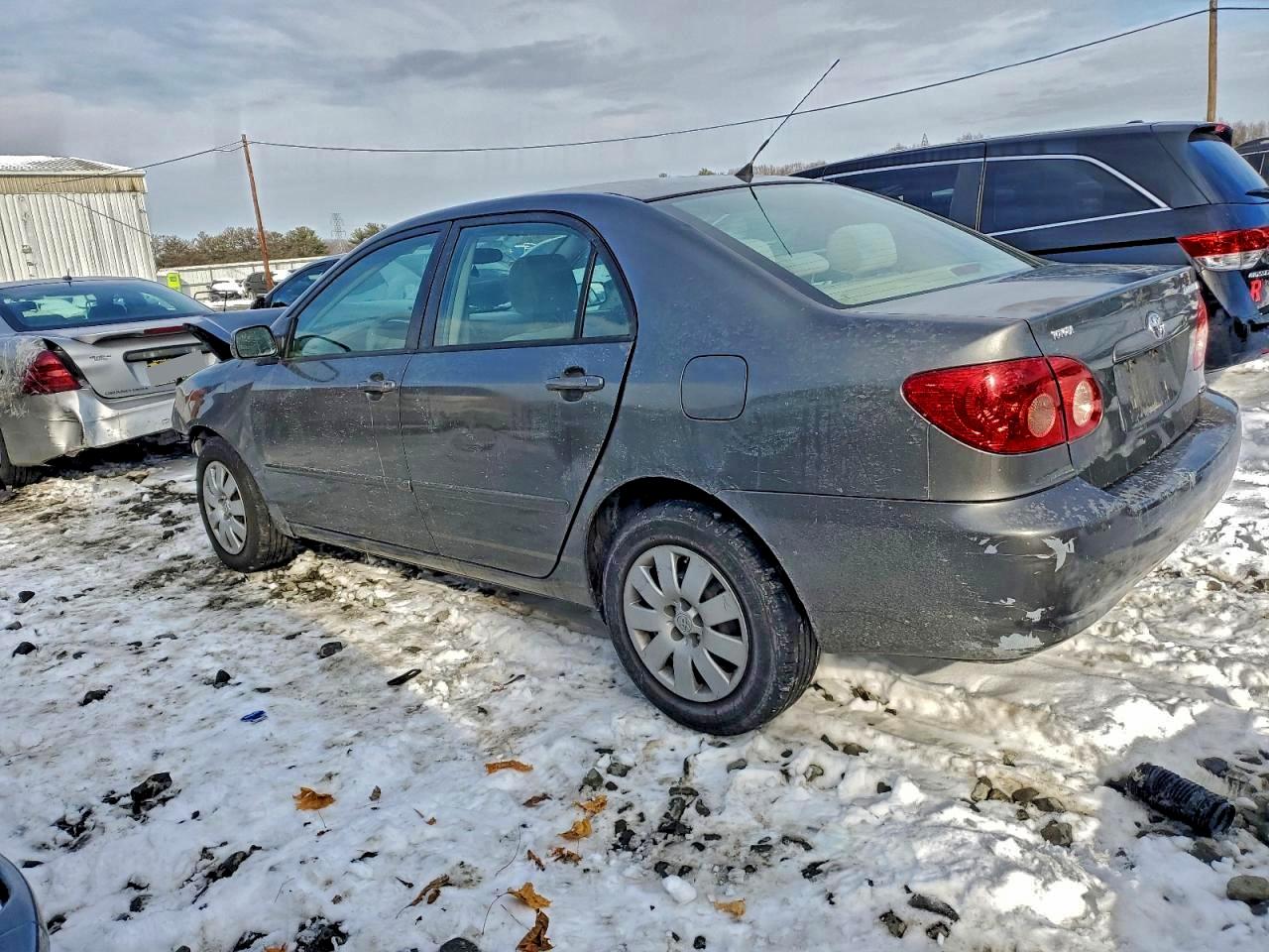 2005 TOYOTA COROLLA CE photo 2