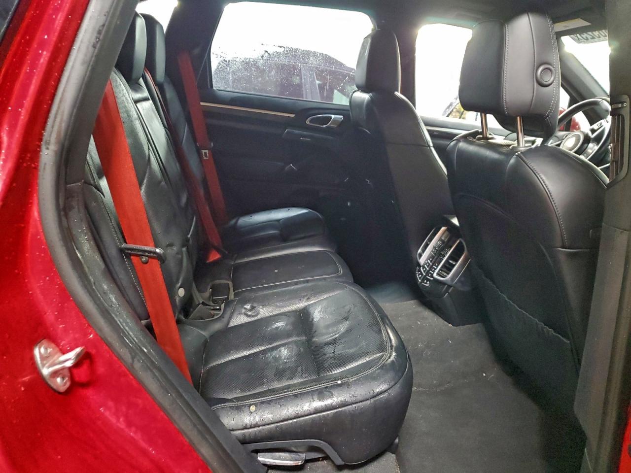 2018 PORSCHE CAYENNE S photo 28