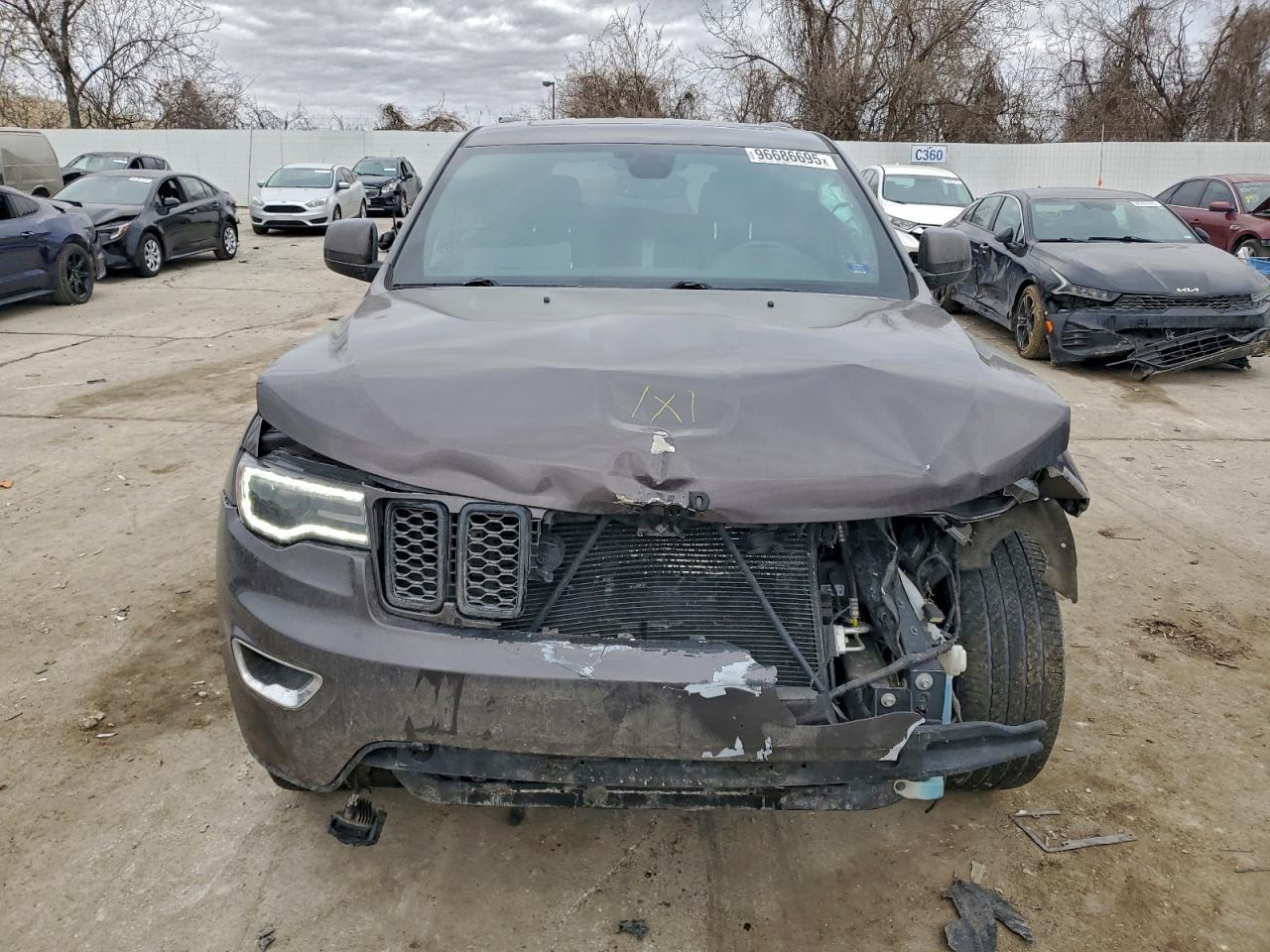 2020 JEEP GRAND CHEROKEE LAREDO photo 5