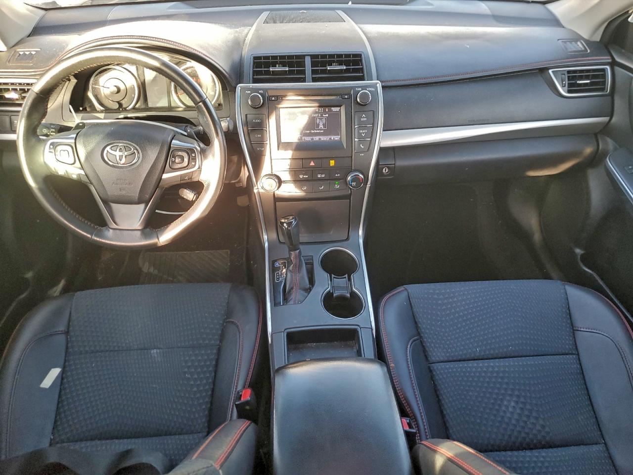 2015 TOYOTA CAMRY LE photo 8