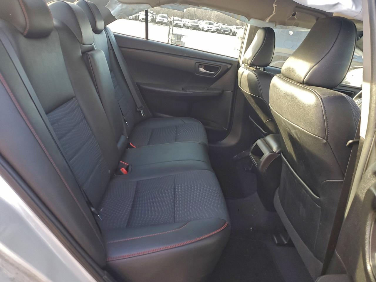 2015 TOYOTA CAMRY LE photo 10