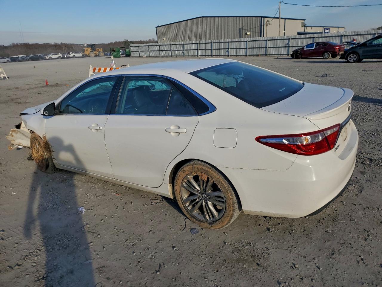 2015 TOYOTA CAMRY LE photo 2