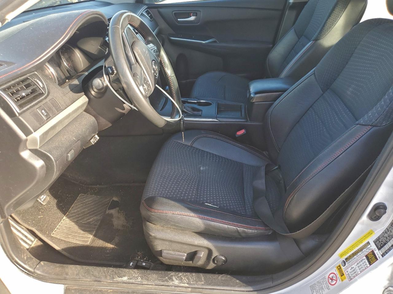 2015 TOYOTA CAMRY LE photo 7