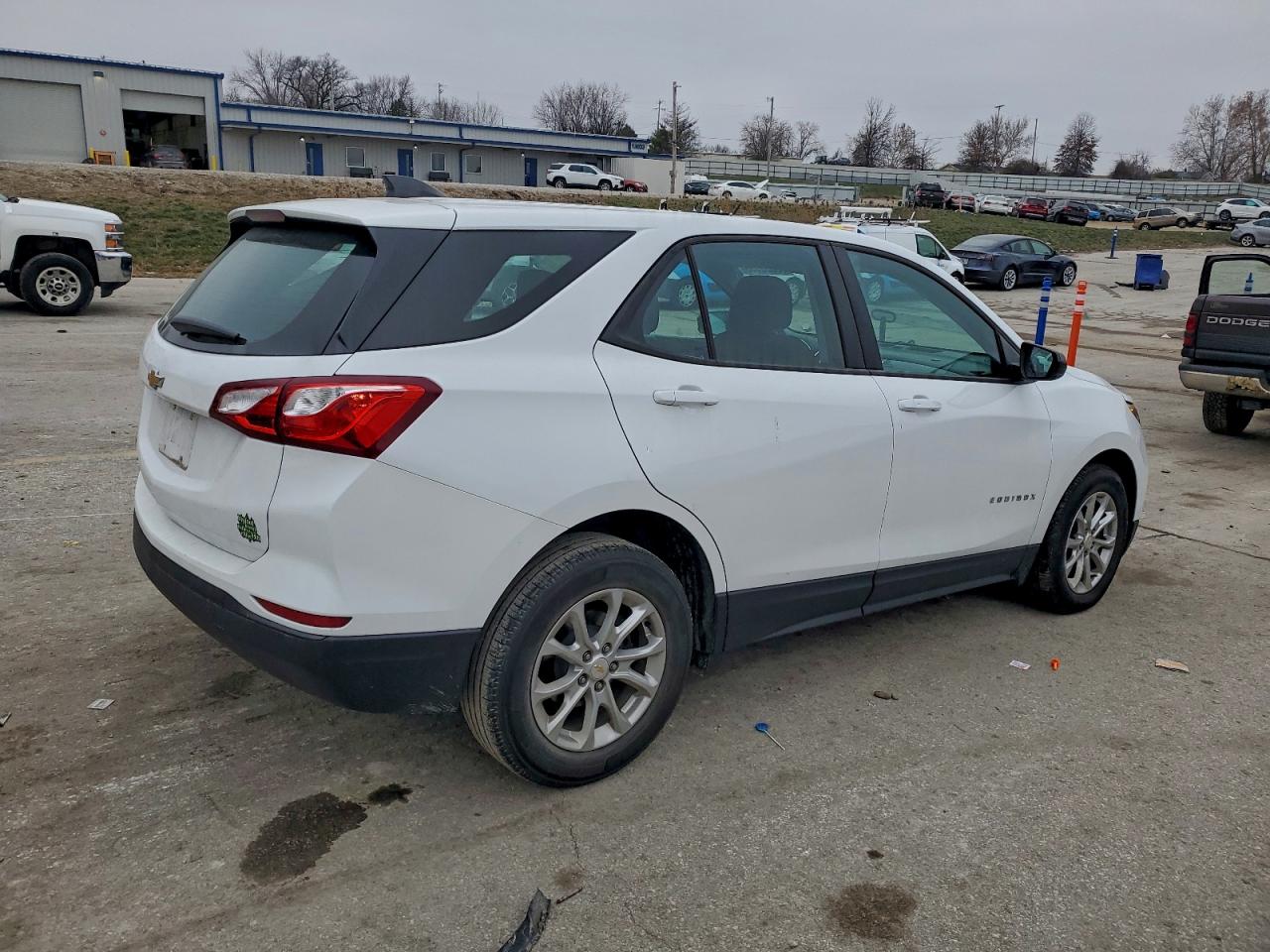 2020 CHEVROLET EQUINOX LS photo 3
