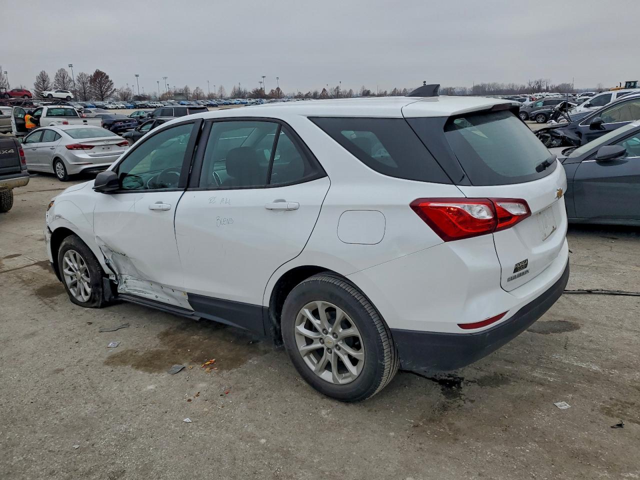 2020 CHEVROLET EQUINOX LS photo 2