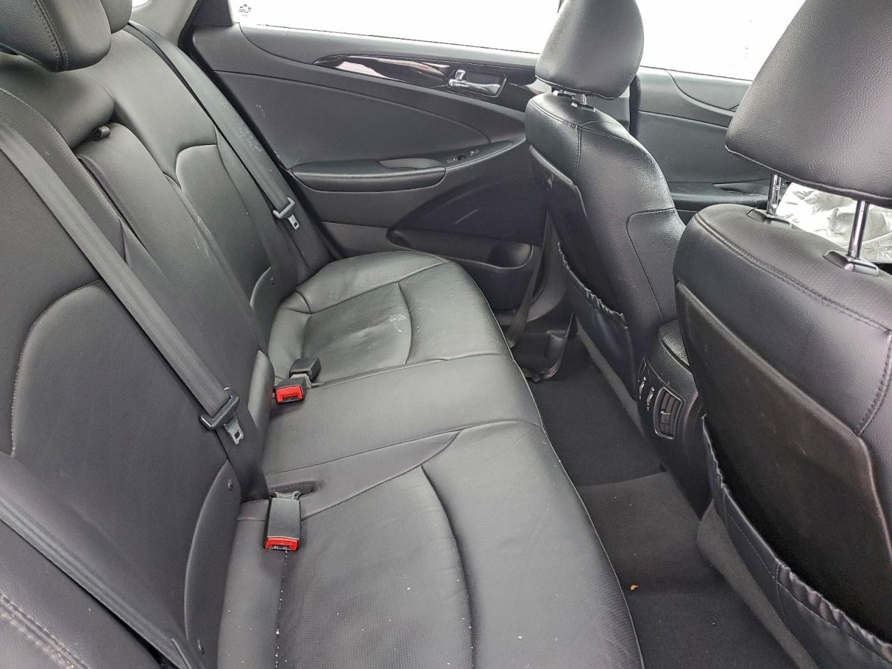 2013 HYUNDAI SONATA SE photo 10