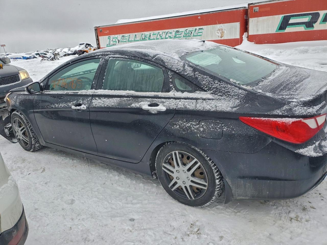 2013 HYUNDAI SONATA SE photo 2