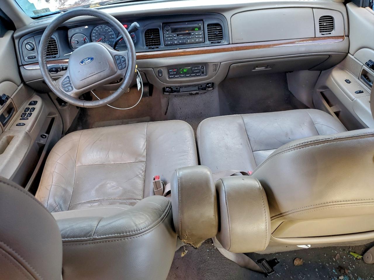 2004 FORD CROWN VICTORIA LX photo 8